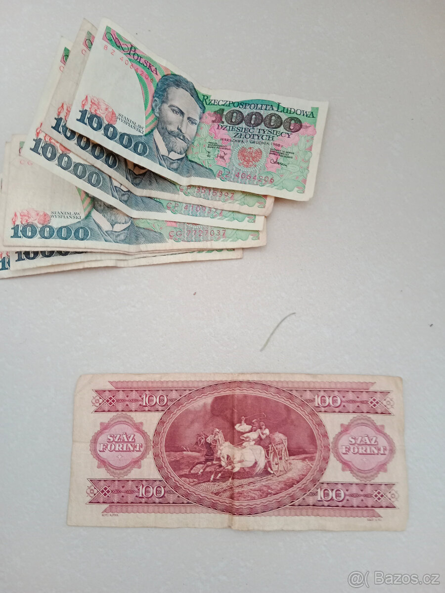 polské a maďarské bankovky