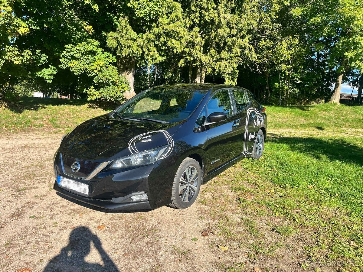 Nissan Leaf 40, zimní balíček, 65 000km, kamera