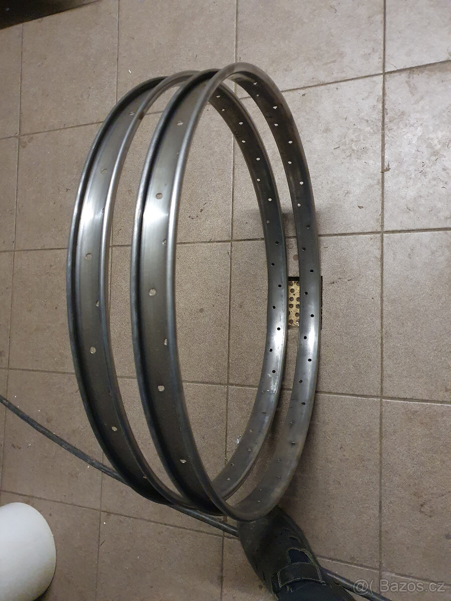 Falcové ráfky na Laurinku