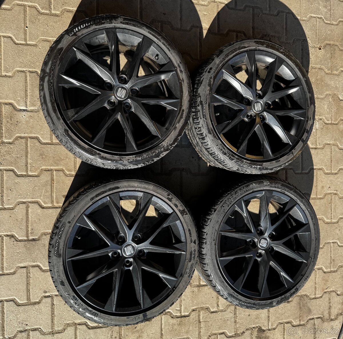 ALU KOLA SEAT R18 5x112 + LETNÍ PNEU 225/40 R18 BRIDGESTONE