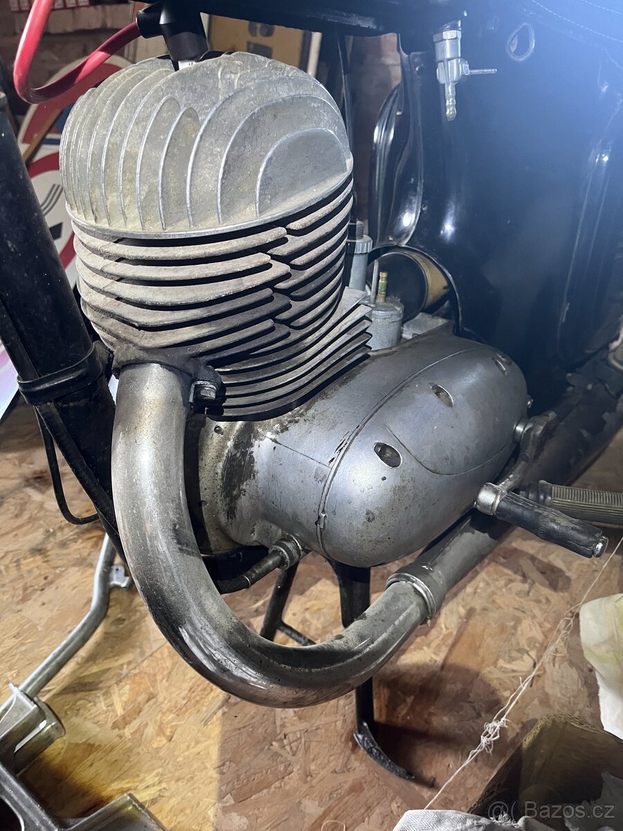 Motor ČZ 175