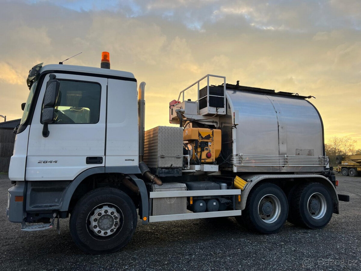 MERCEDES BENZ ACTROS 2644 6X4-rok výroby 2013-meiler