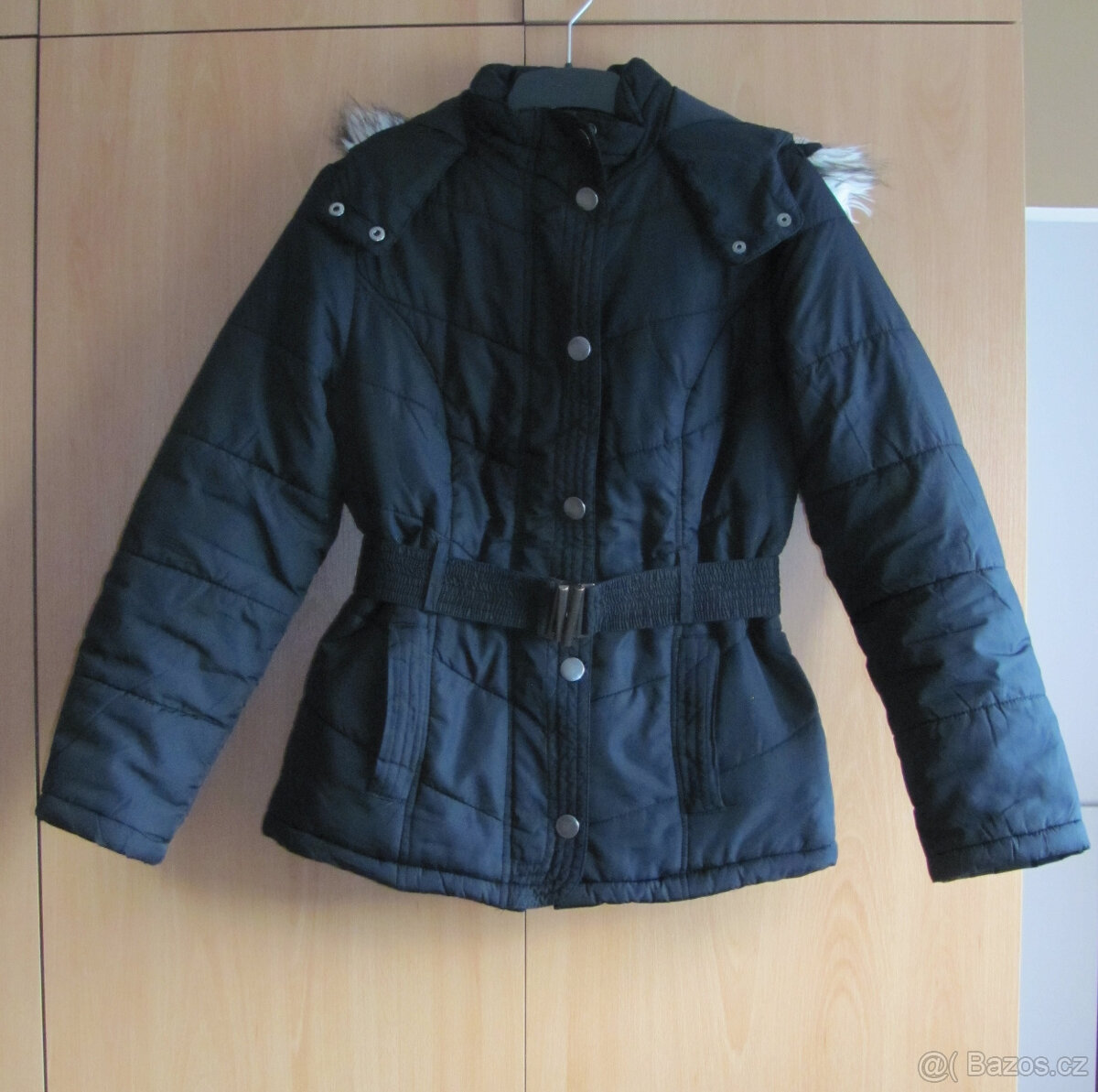 Černá zimní bunda