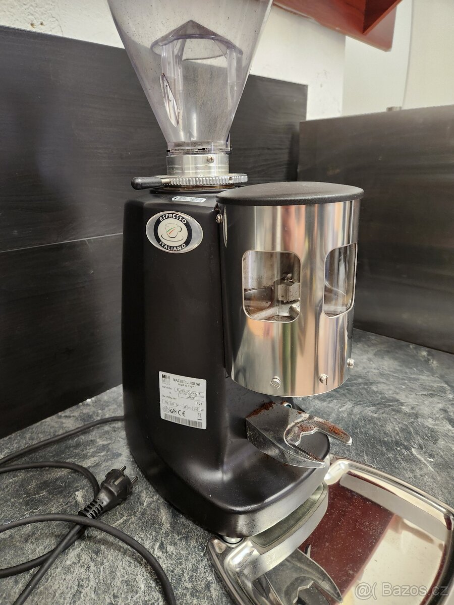 Mlýnek na kávu Mazzer