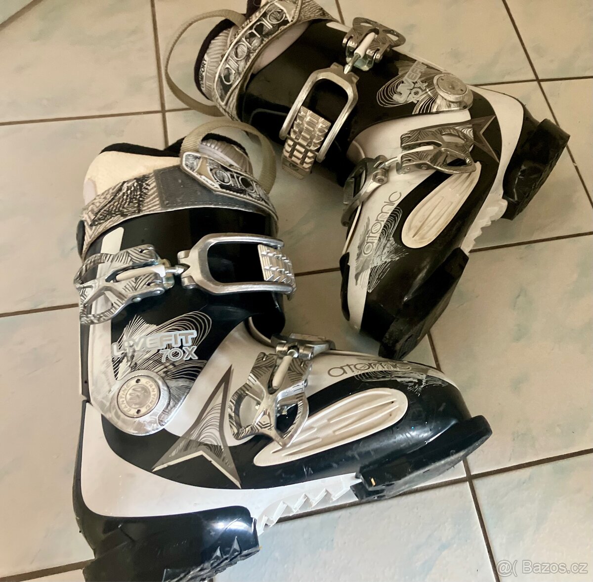 Dívčí lyžáky Atomic Livefit X MP 23,5