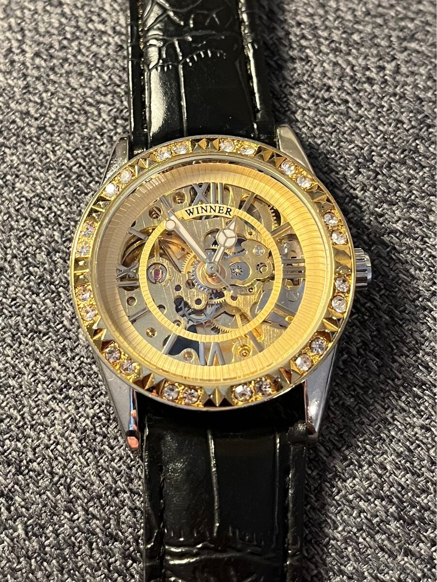 Dámské mechanické hodinky Winner – výborný stav