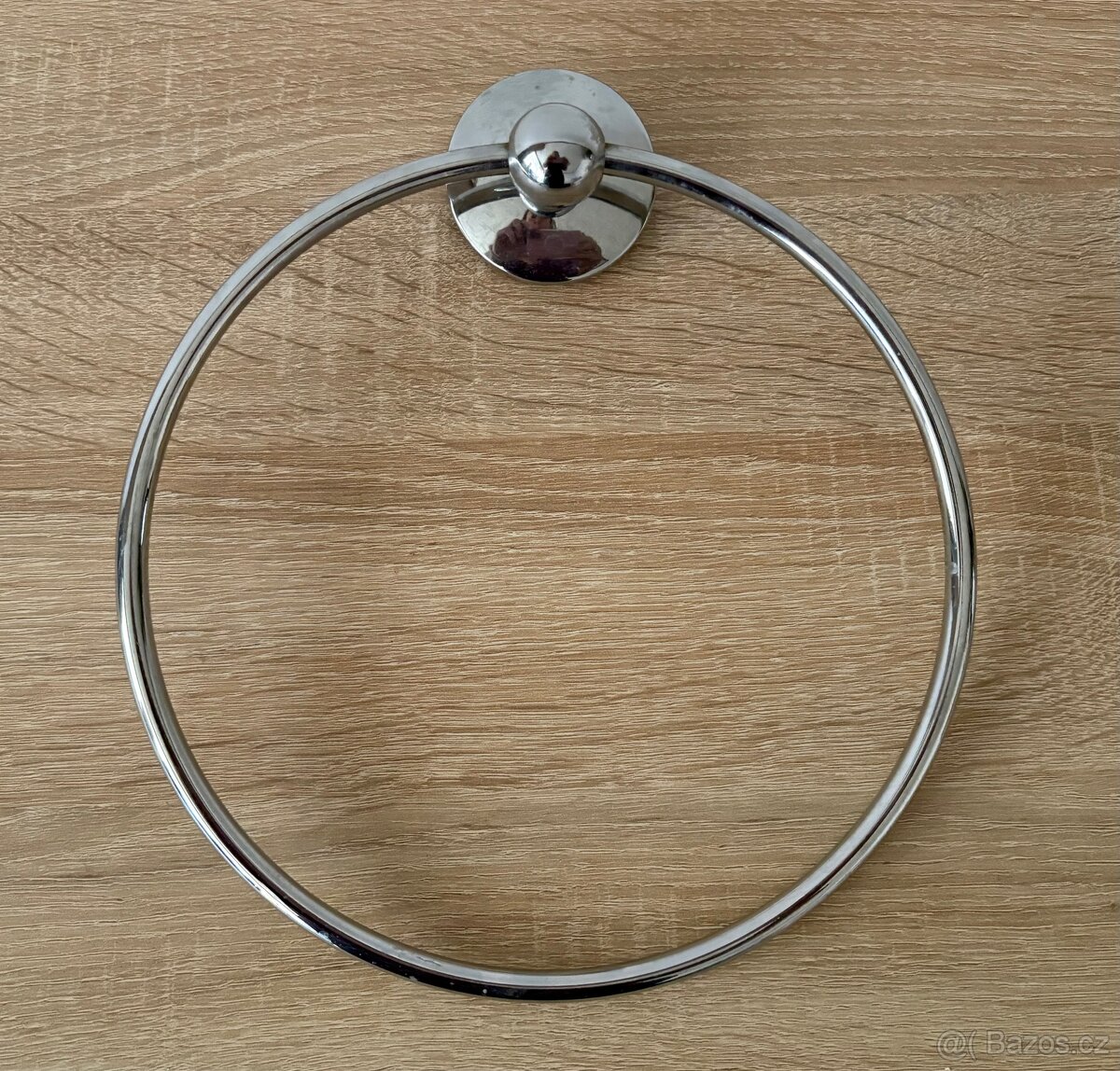 Kruhový držák na ručníky - chrom