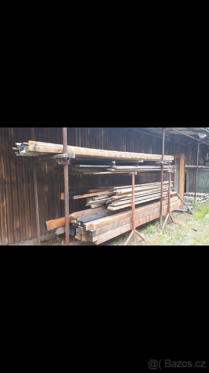 DŘEVO : Fošny , trámy , hranoly , prkna