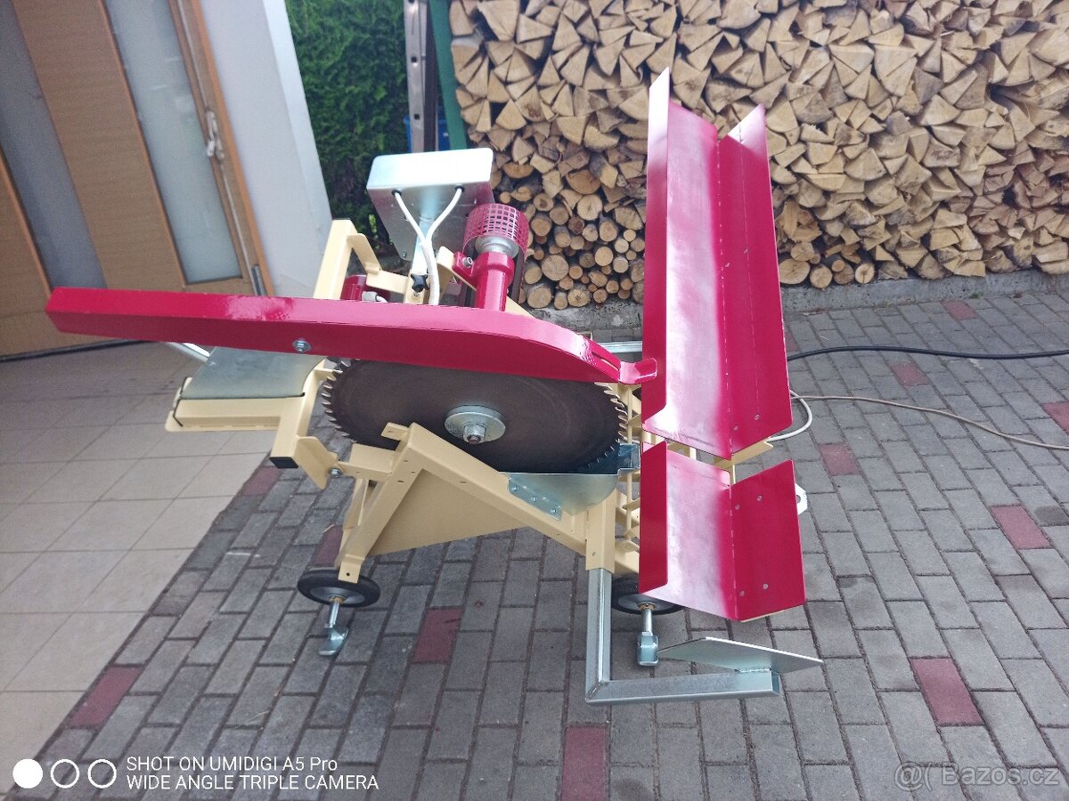 Cilkularka poloautomat s podavačem ,