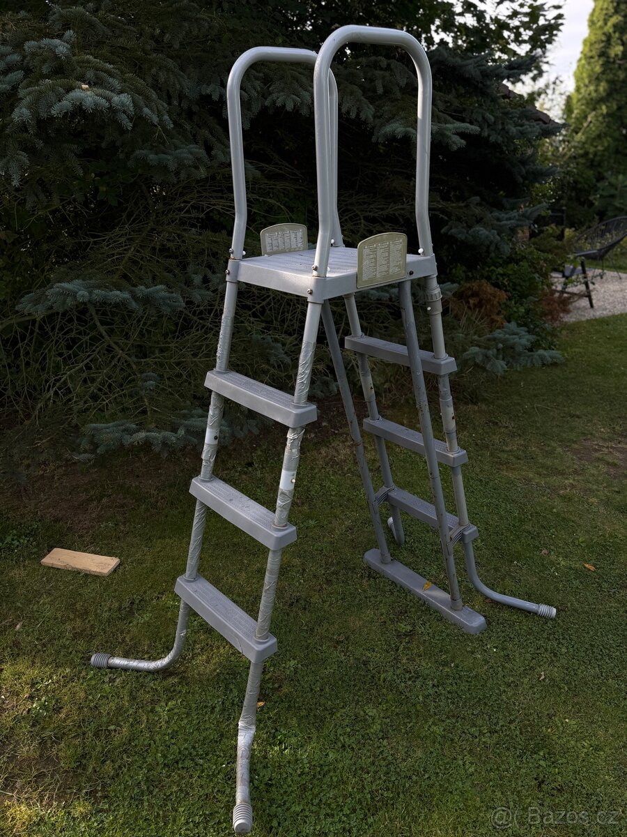 Bazénové schody vysoké na stěnu 127 cm