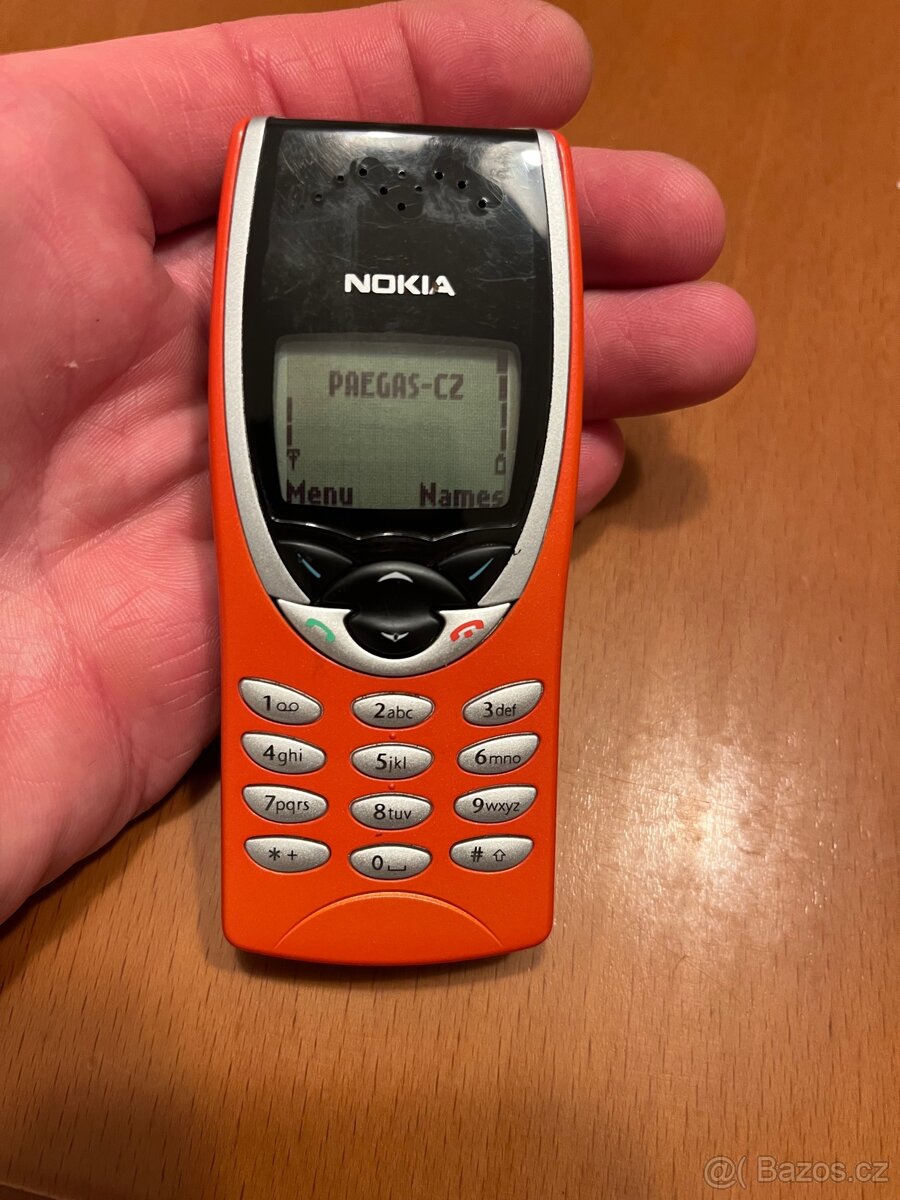 Nokia 8210