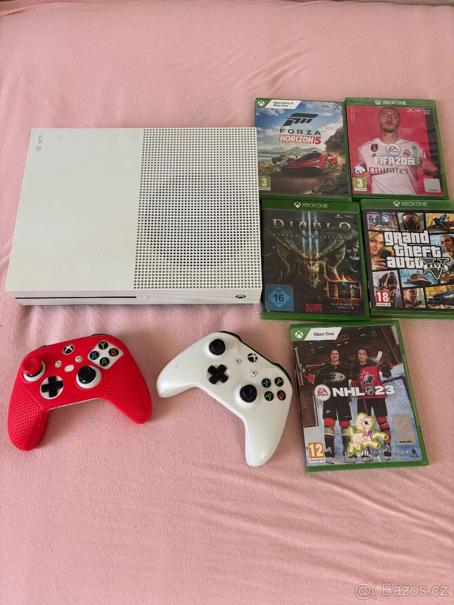 Xbox one S 500gb + 2x ovladač + 5 her