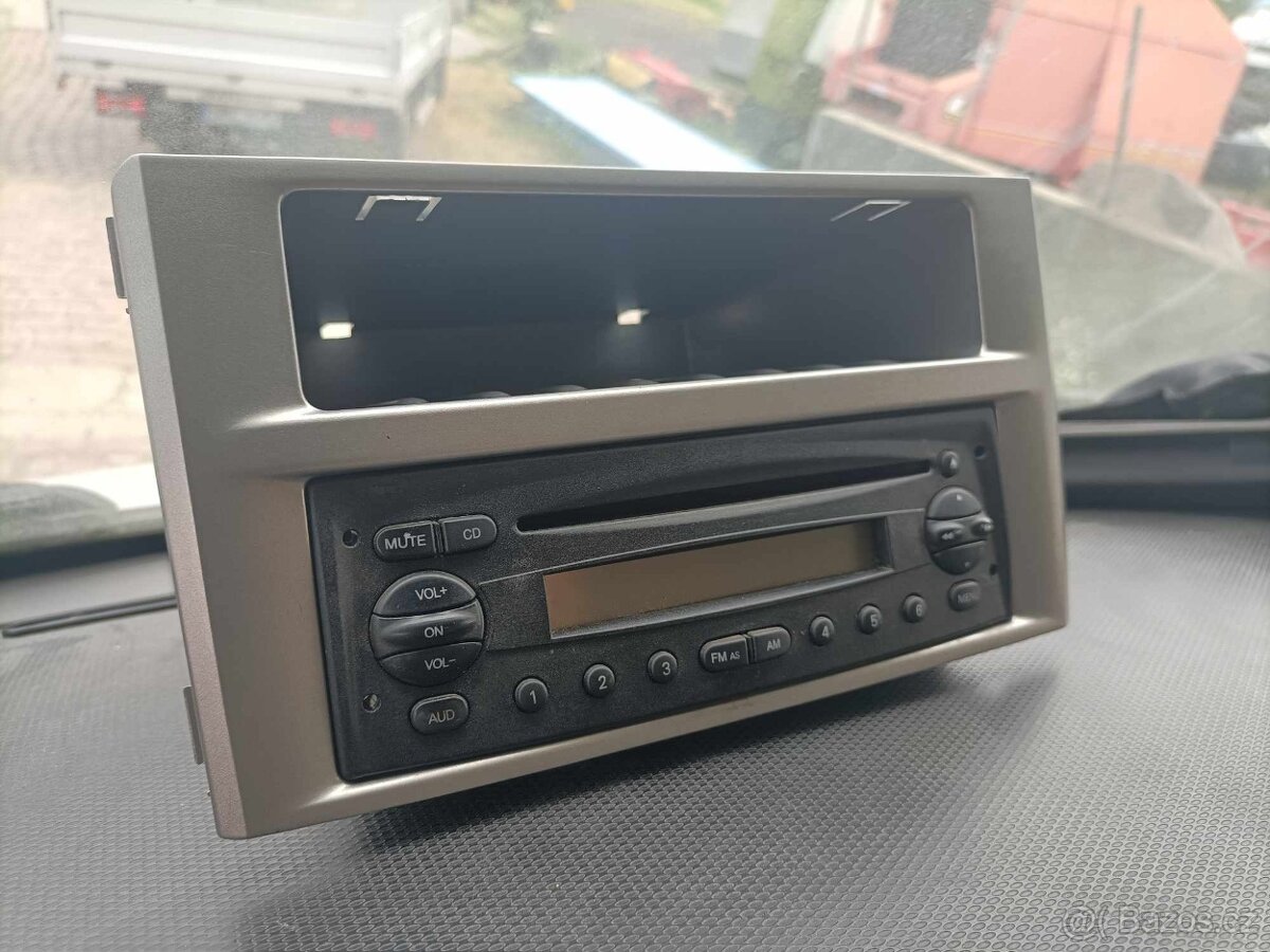 Originální rádio/CD Iveco/Fiat 5801355618/7620000091