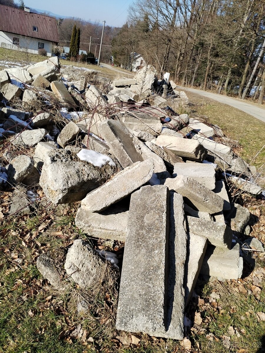 Betonové obrubniky