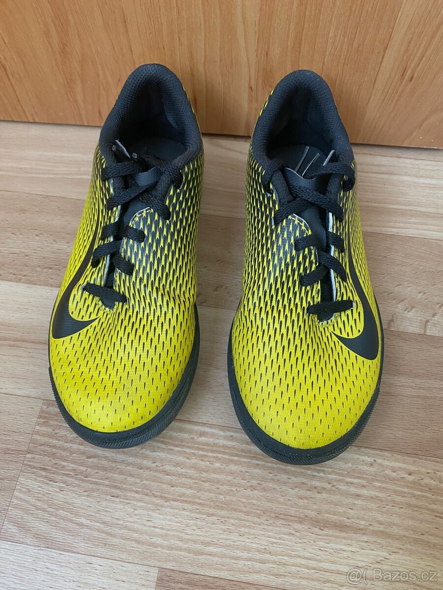 Turfy Nike, vel. 33