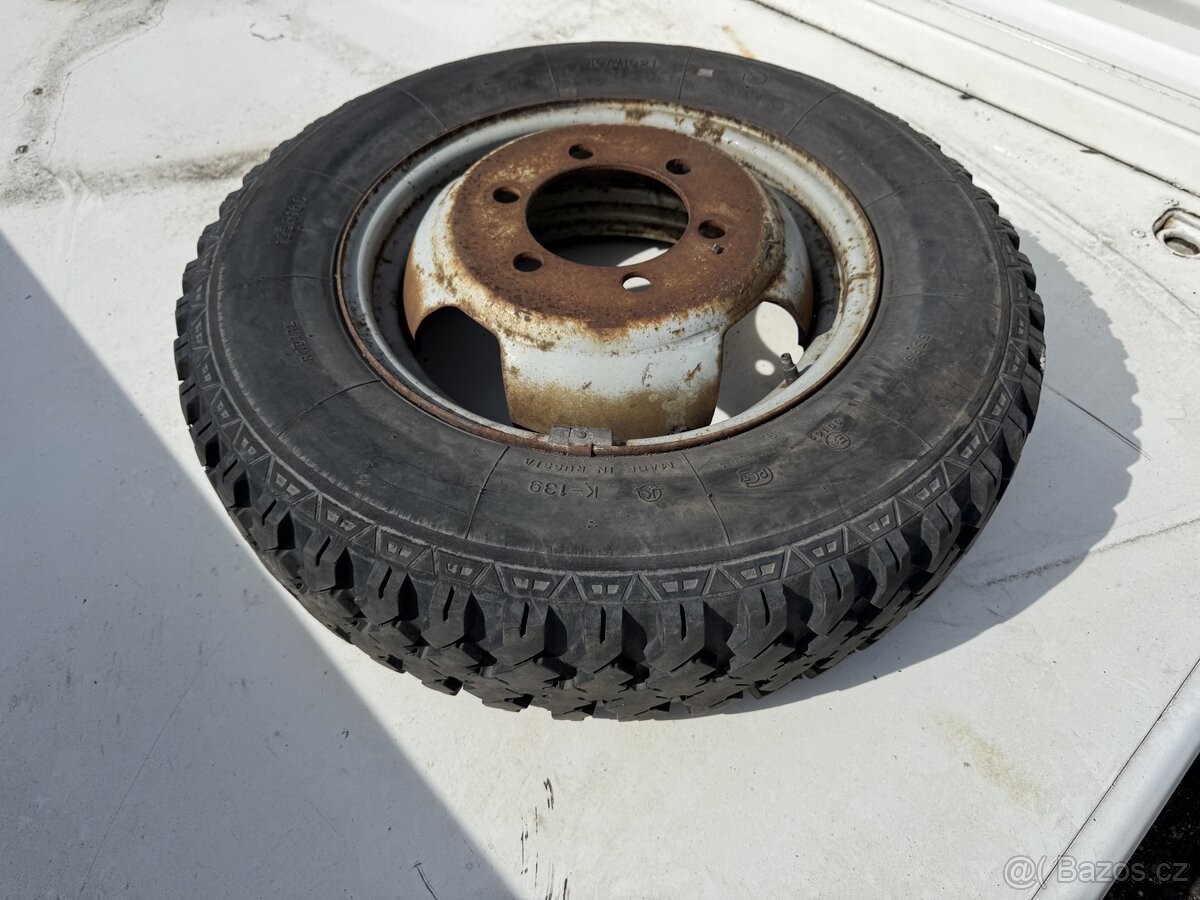 Gaz Gazelle Sobol disk kolo vč pneu