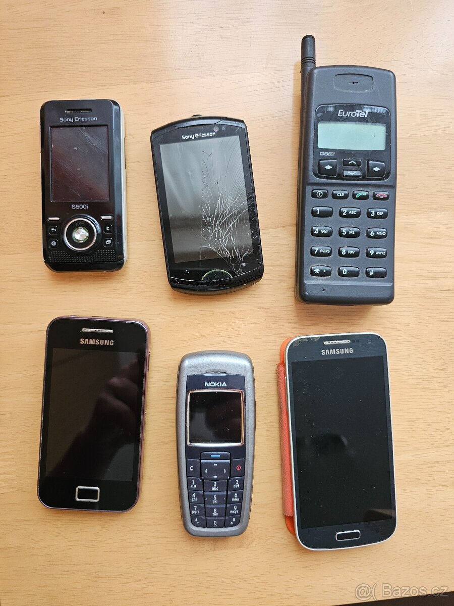 Starší mobily