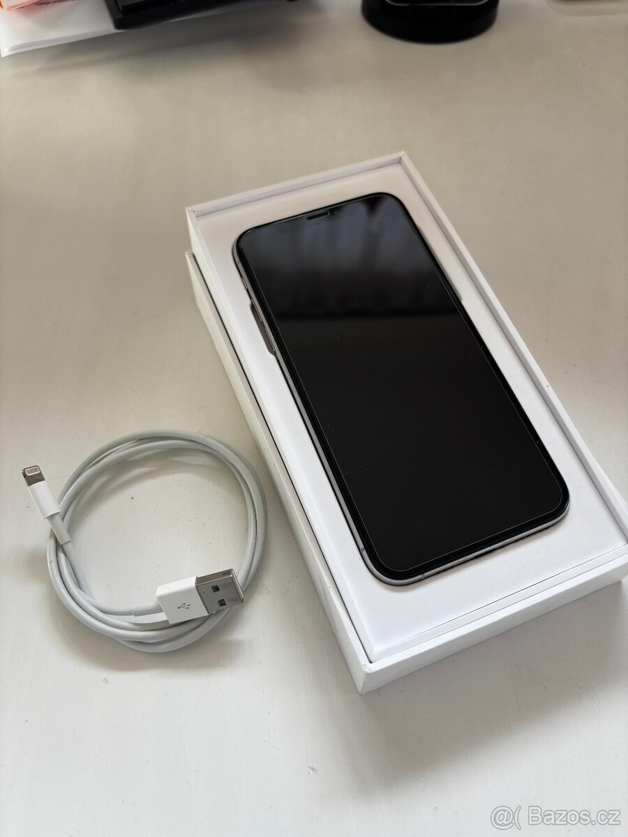 iPhone XS 256GB - bílá