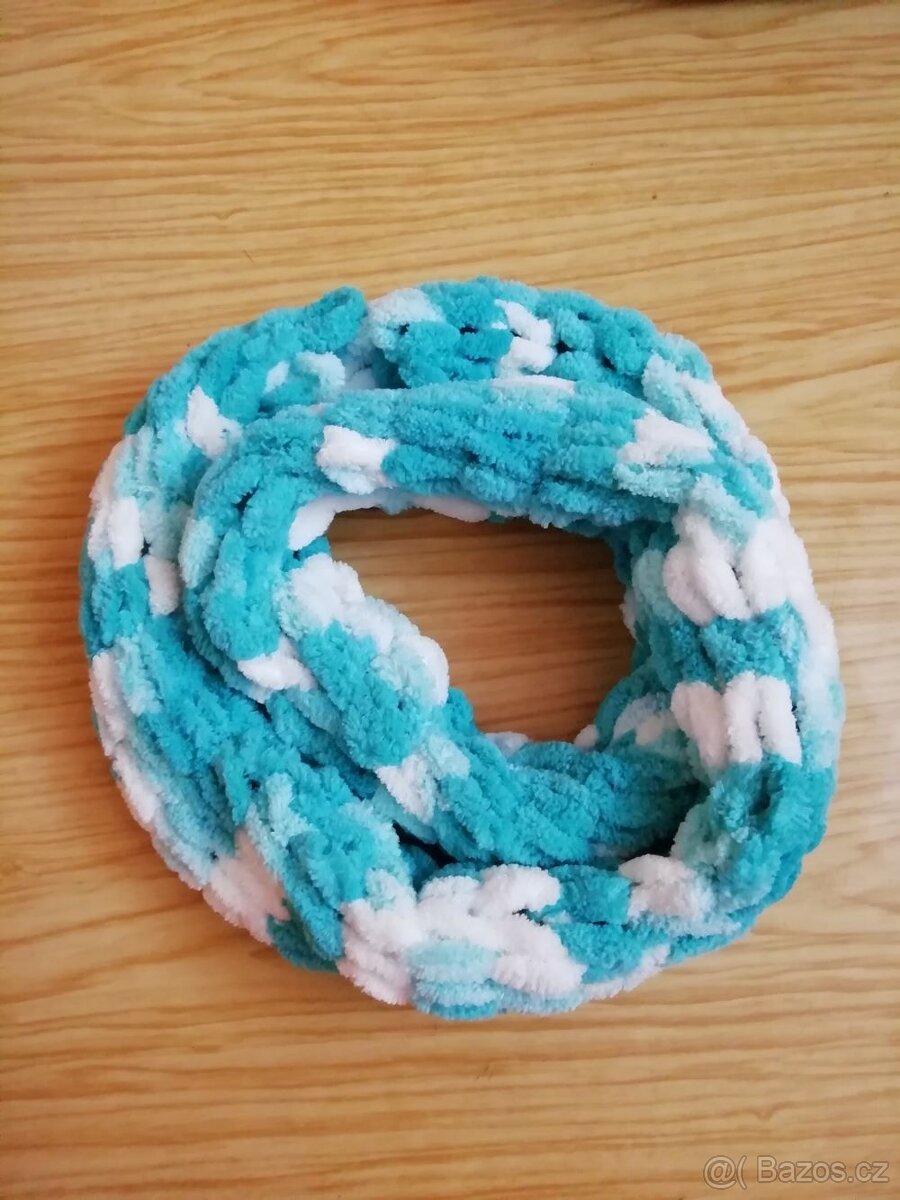 Nový měkký pletený nákrčník puffy (color...)