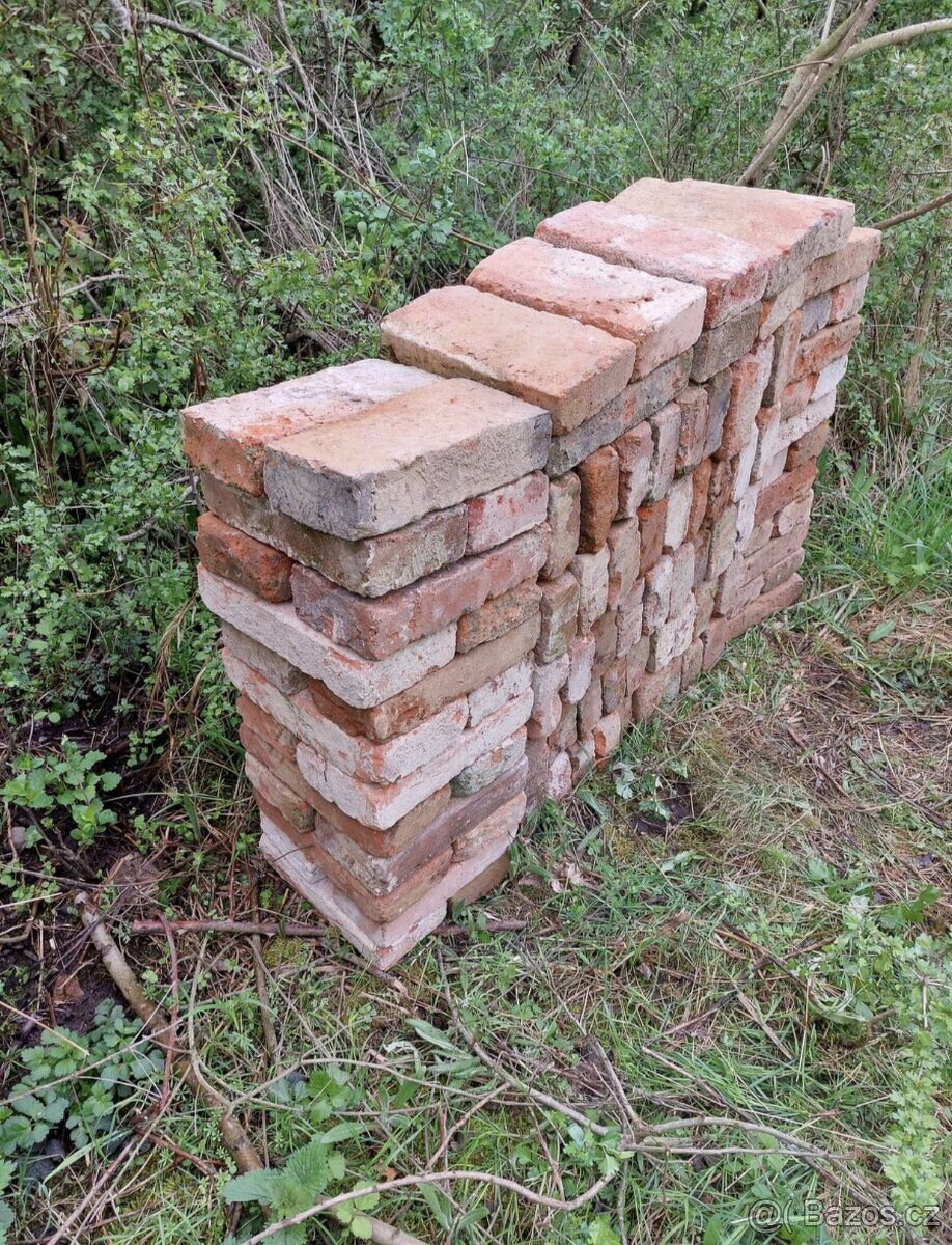 STARÉ CIHLY