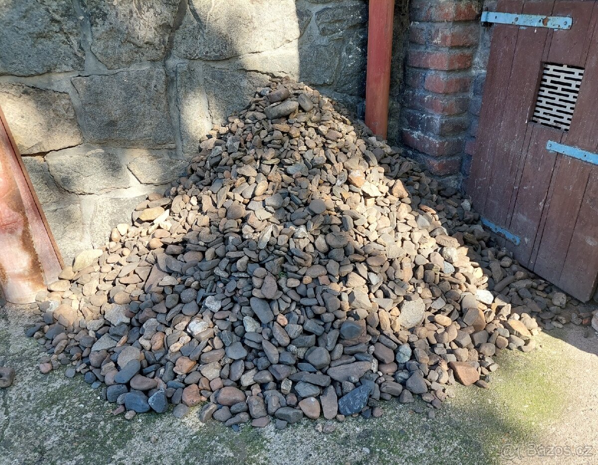 Kameny na skalku