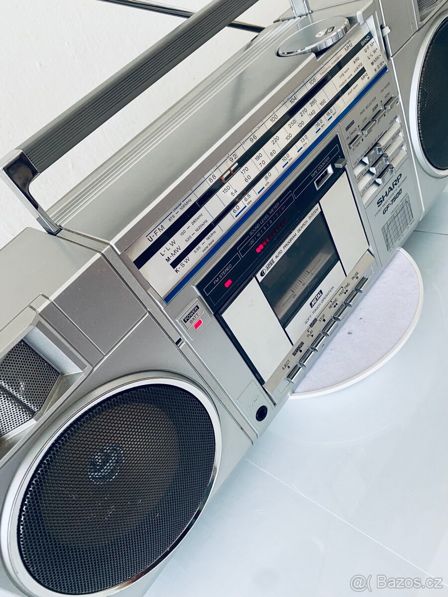 Radiomagnetofon Sharp GF-7500, rok 1985