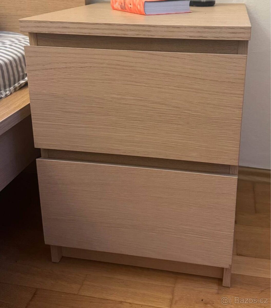 2 bedside tables from IKEA’s popular MALM series