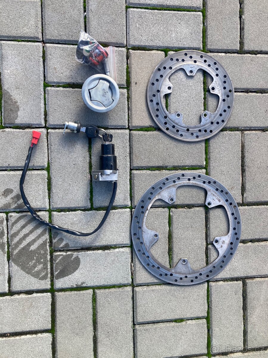 Náhradní díly a plasty Yamaha YZF R125