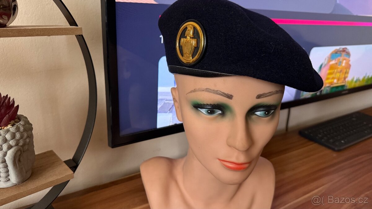 Starý Francouzský armádní vojenský baret