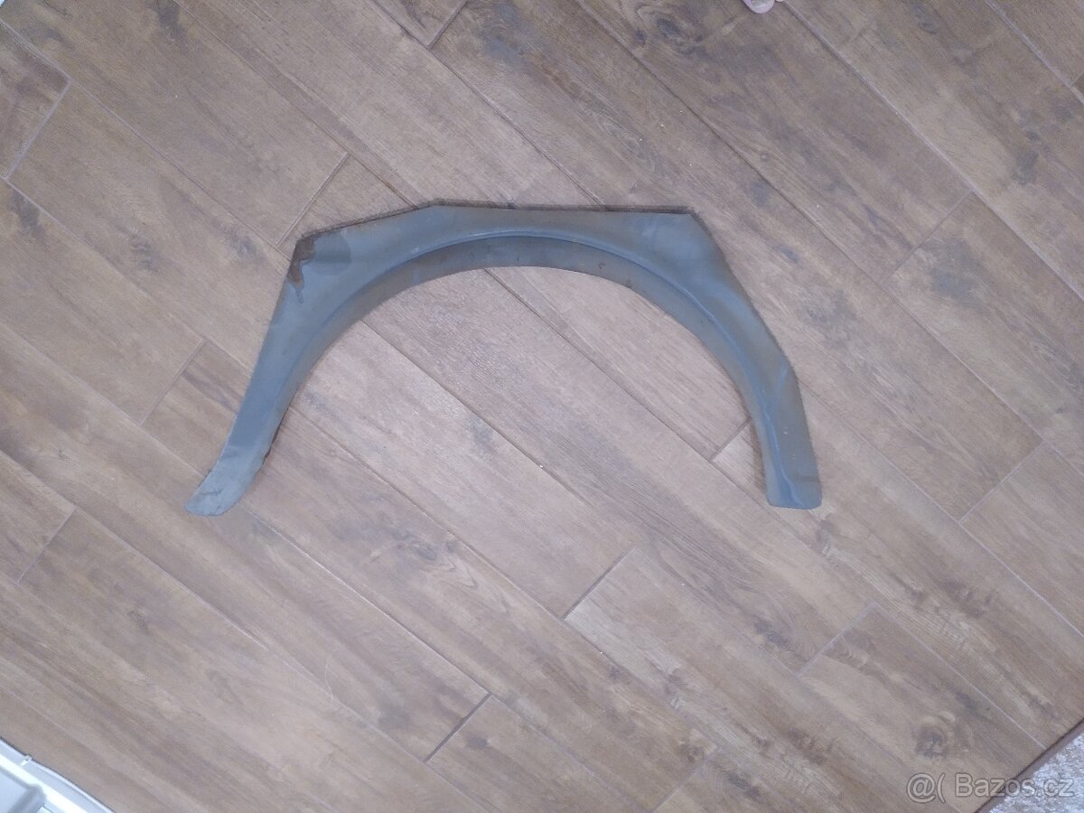 Lem zadního blatníku Škoda 105/120