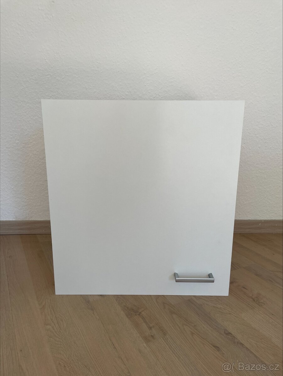 Prodám závěsnou skříňku