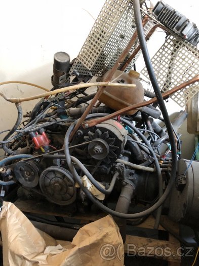 Motor bus/brouk