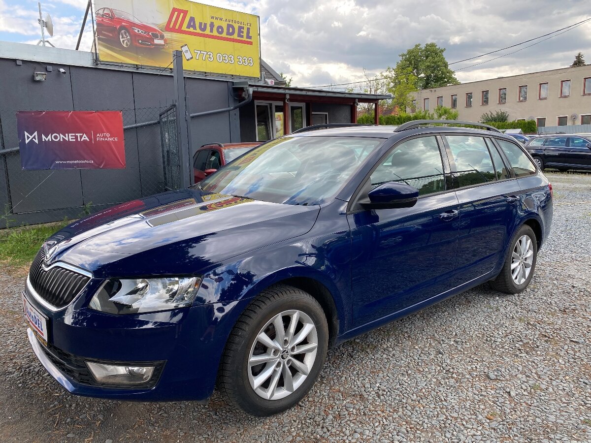 Škoda Octavia 1.6 TDi DSG Navigace, Tempomat