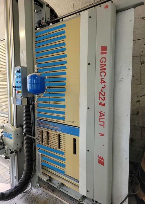 Automatická vertikální pila GMC (2018) + předřezávací kotouč