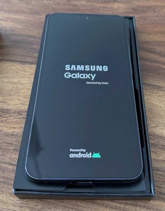 Samsung Galaxy S23 5G 128GB Phantom Black Prodám Samsung Gal