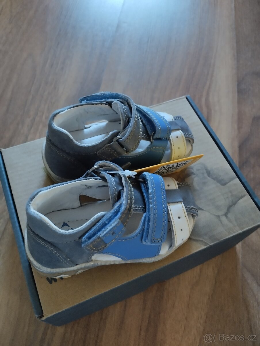Nové sandály D.D.step vel.19