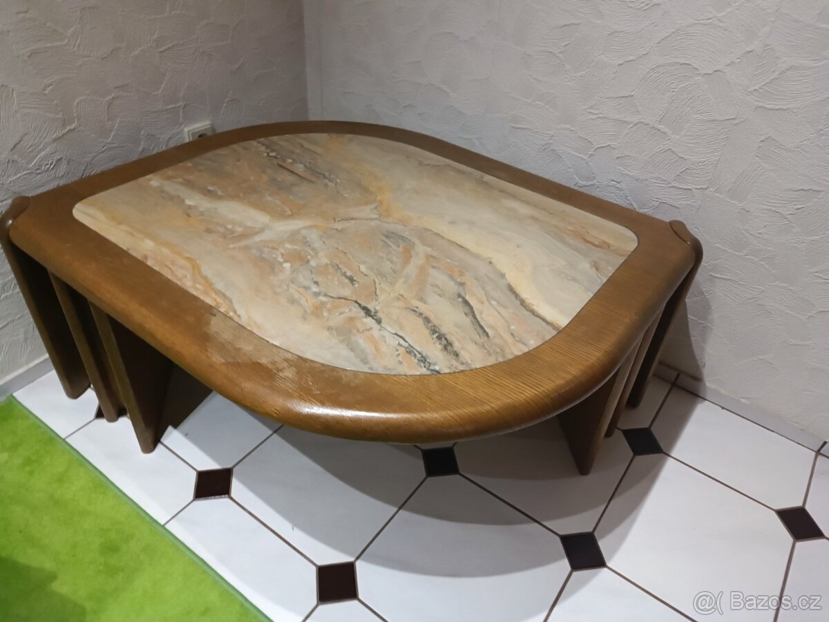 Konferenční stolek z masivu