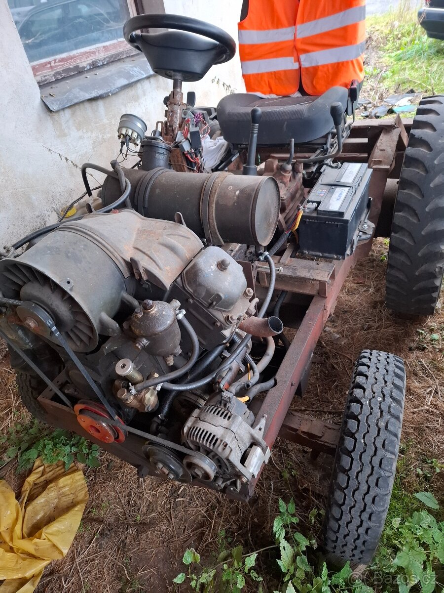 Traktůrek Multicar m22