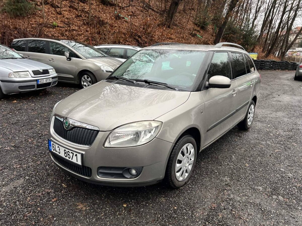 Škoda Fabia Combi 1.2 htp 51 kW klimatizace el.okna 2010 ČR