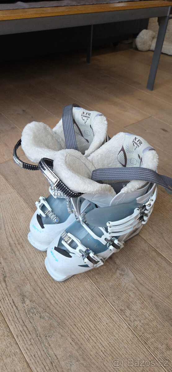 Dámské sjezdové boty Salomon Divine 55, 24cm