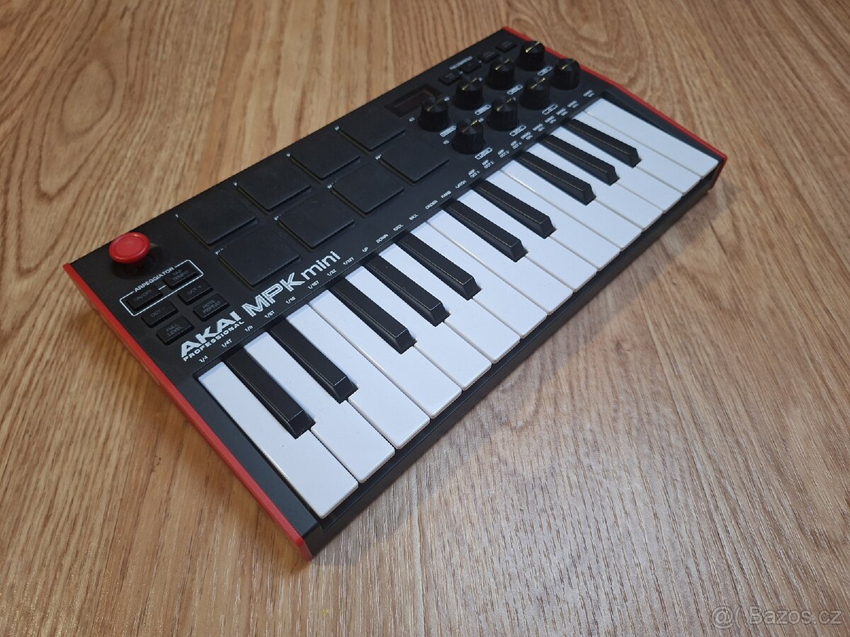 MIDI KLÁVESY - AKAI MPK mini