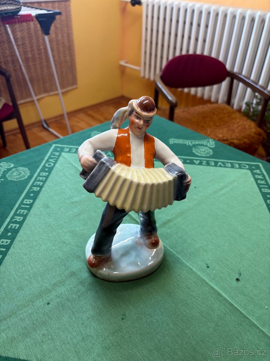 Soška keramická a odlitá