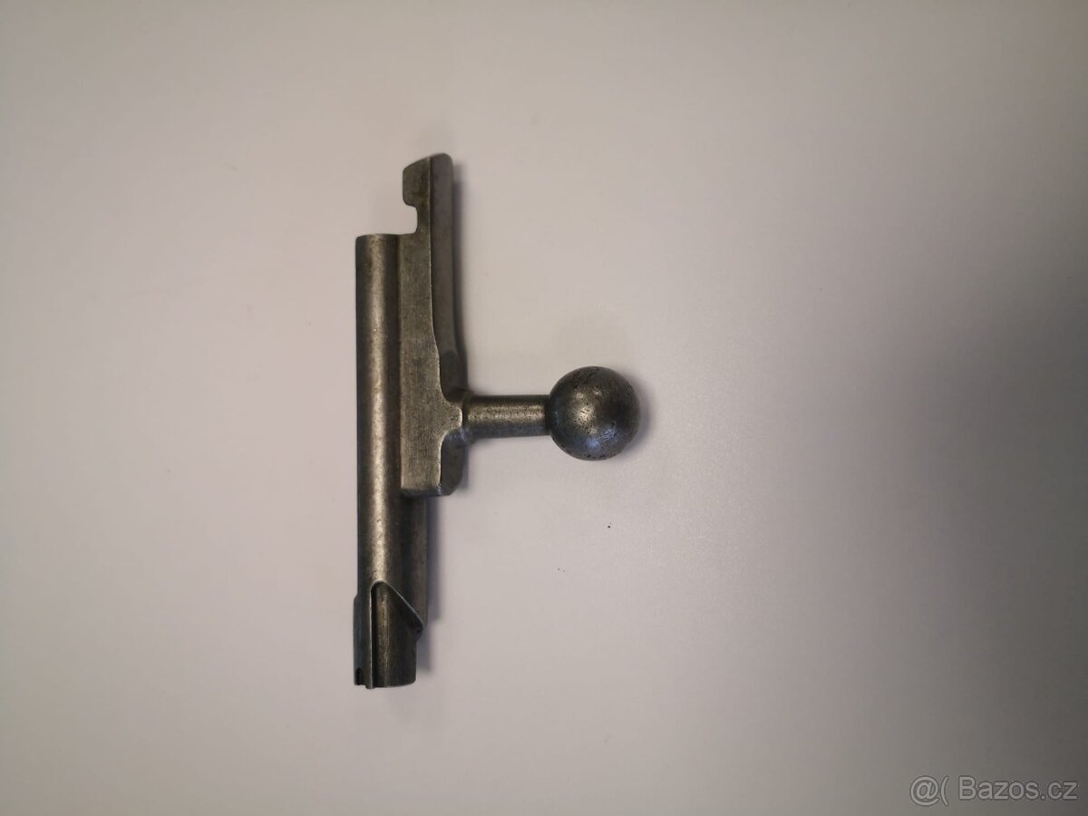 Ohnutá klika / čelo závěru Mosin