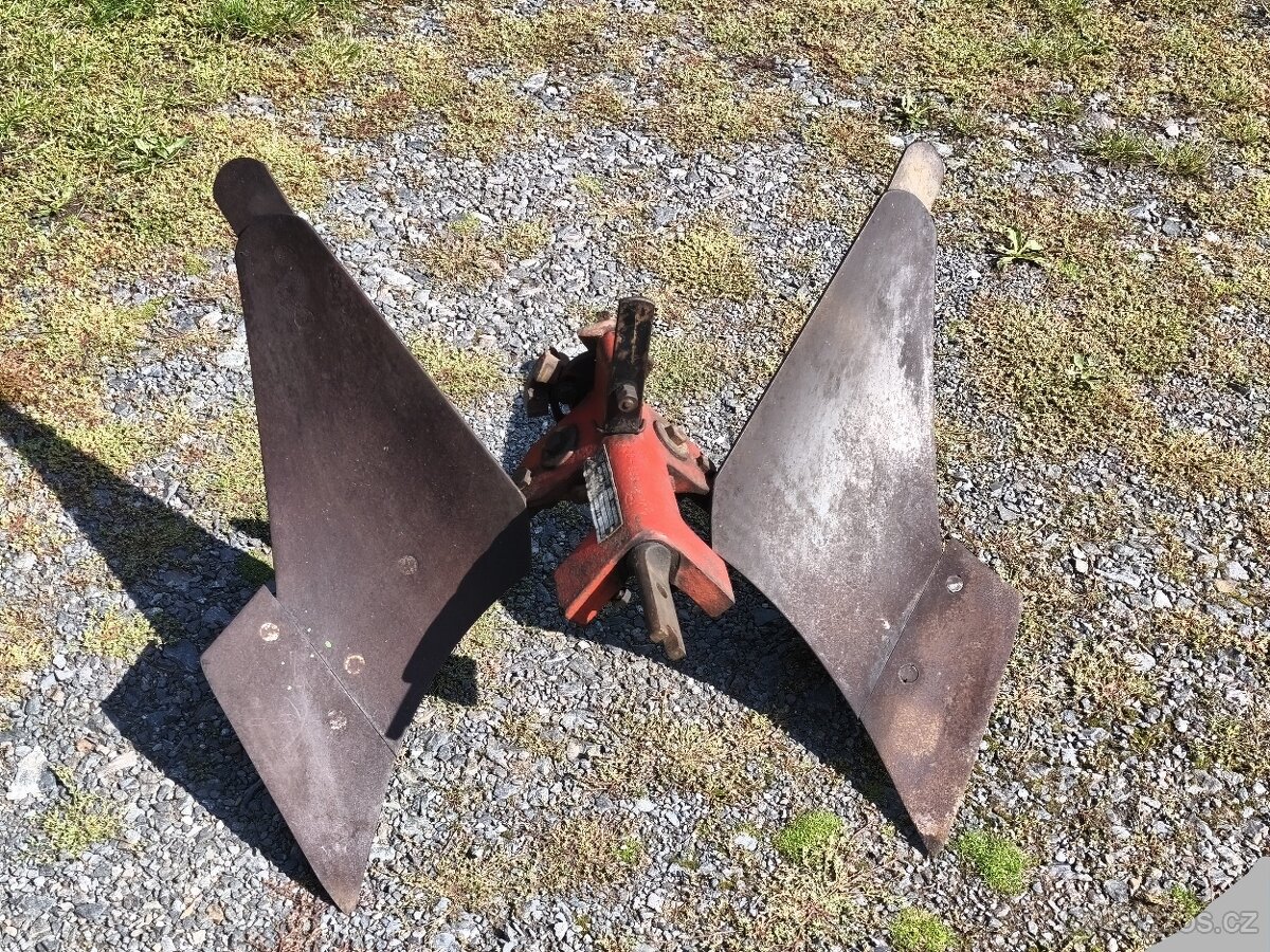 Prodám pluh obracak na Tera Vari..
