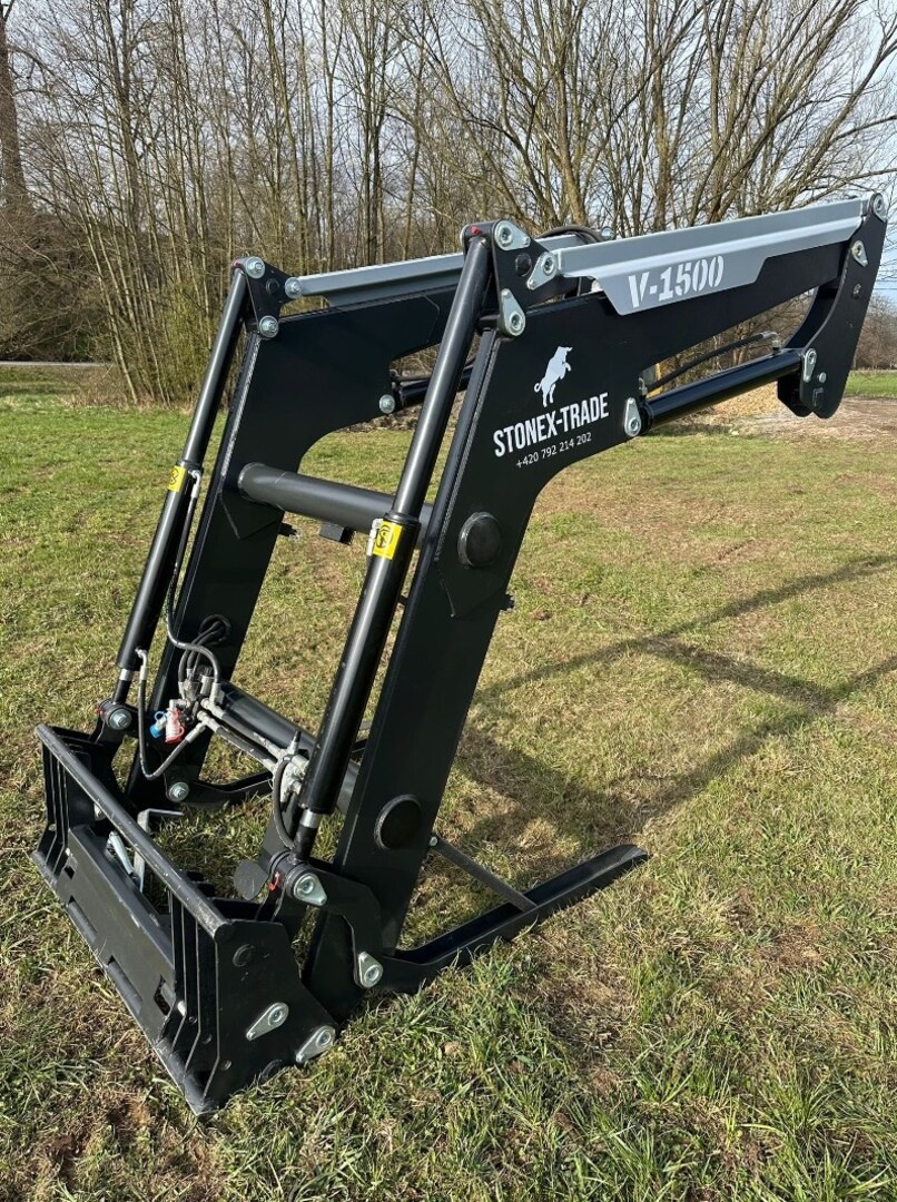 Čelní nakladač HYDRATRAC 1500