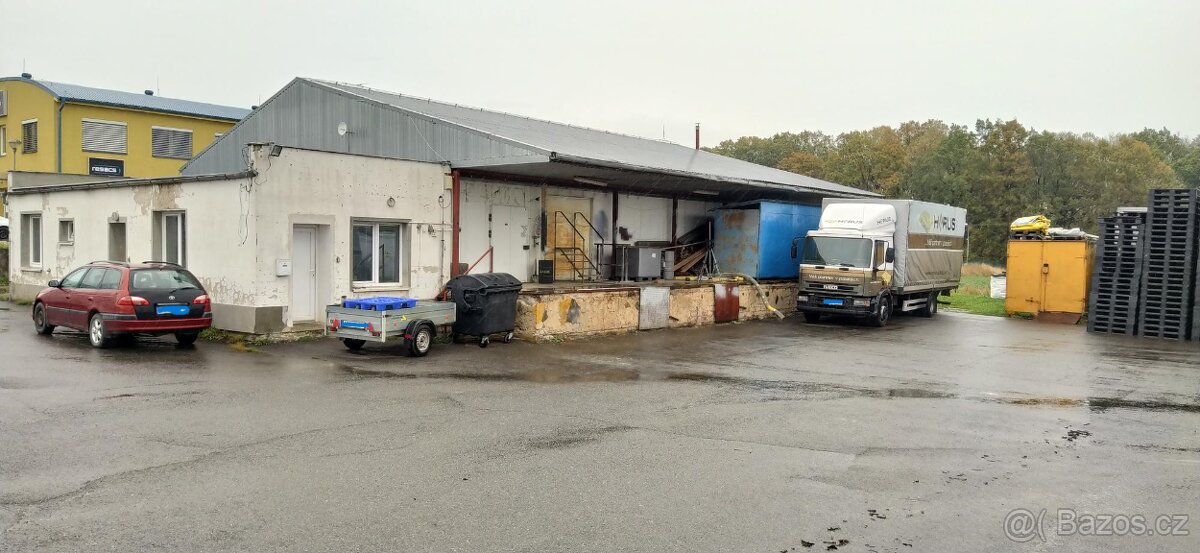Prodej skladového objektu 350 m2 a pozemků 9288 m2, Tlumačov