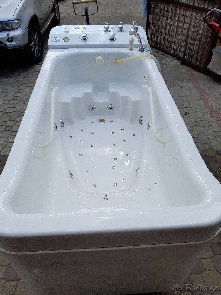 Hydroterapeutická vana Kappa