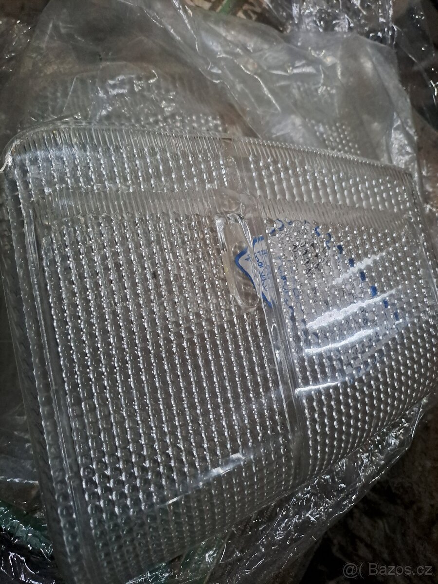 Predni svetlo blinkr levý pravý Volvo 240