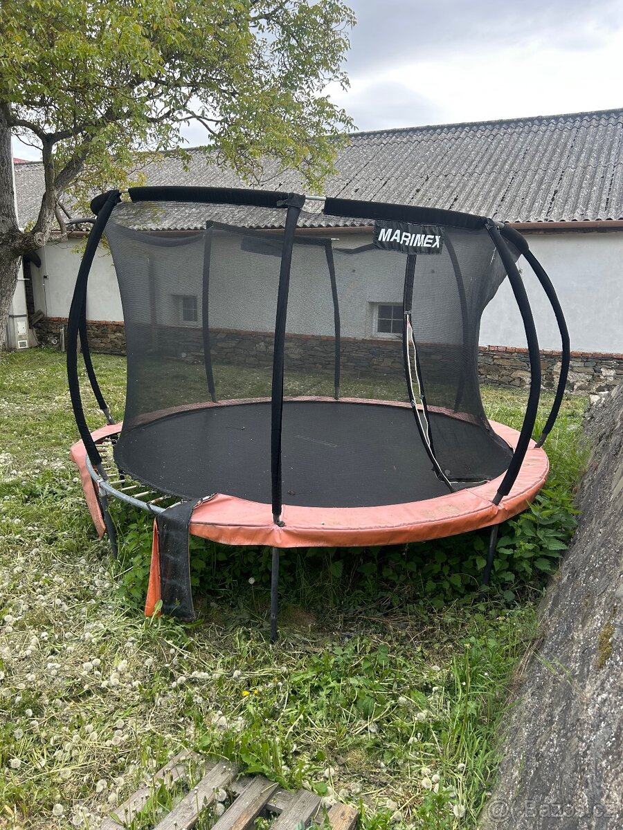 Trampolína