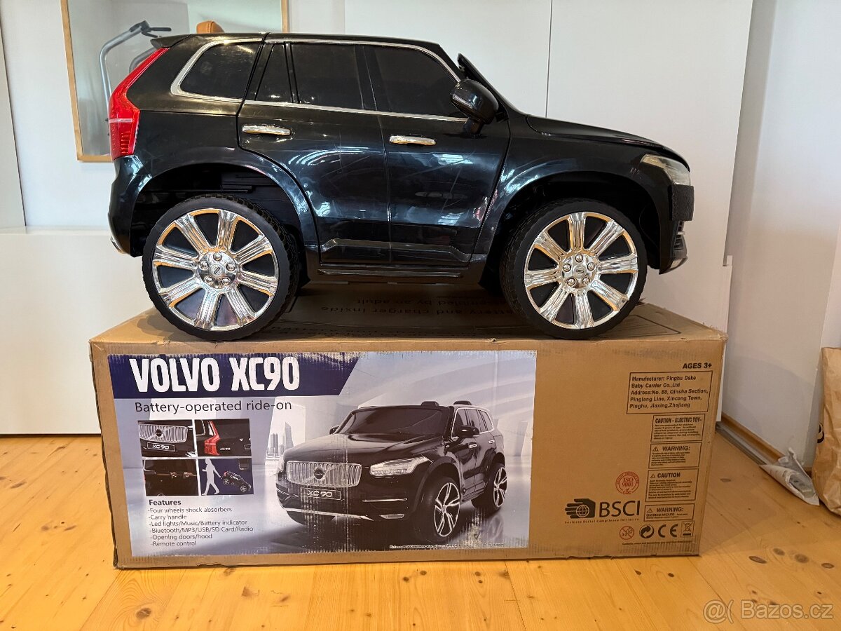 Elektrické autíčko Volvo XC90, čalouněný sedák, 2,4 GHz DO,